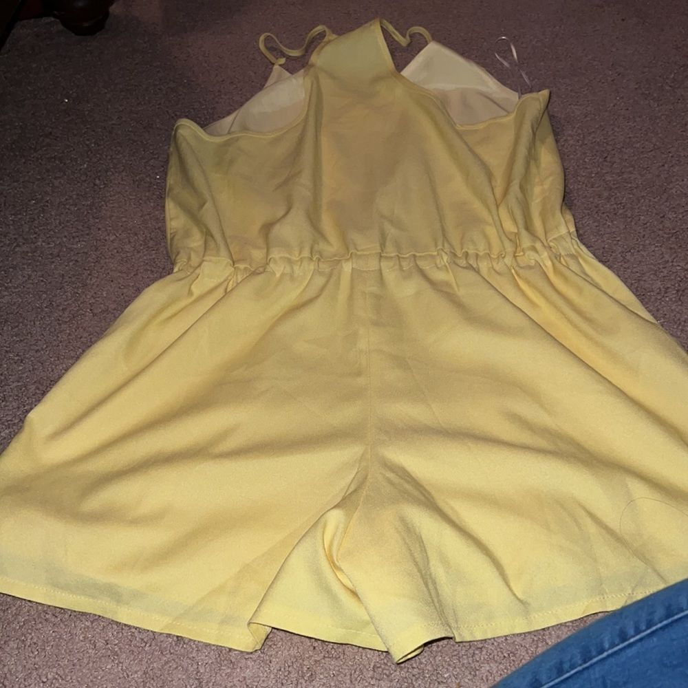 ‎Lulus large yellow romper - Picture 9 of 9